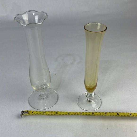Set of 2 Vintage Glass Bud Vases - Picture 14 of 14